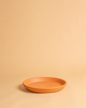 Prato Redondo de Barro Natural